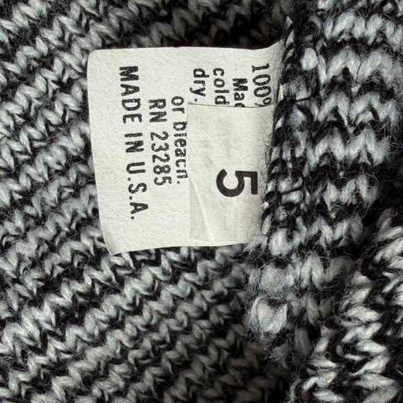 Vintage Adele Newspaper Print Sweater Medium Graphic Black White Retro Knit - Picture 12 of 13